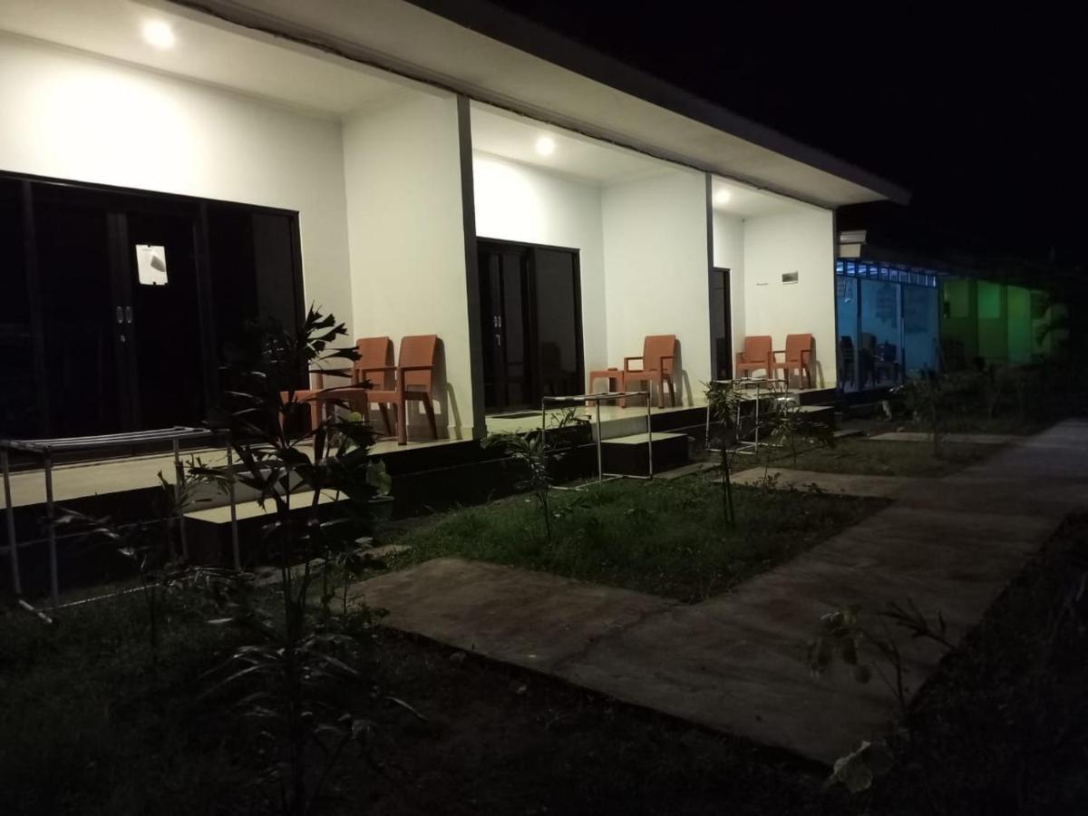 Simpang Hostel Kuta  Bagian luar foto